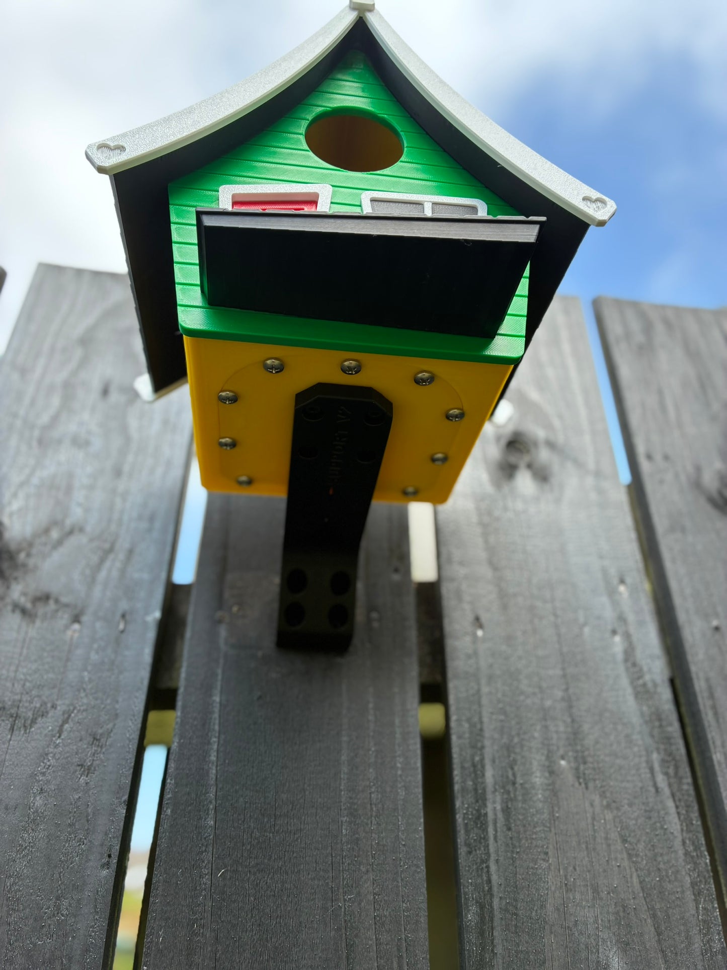 Toon House Birdhouse – UV Resistant 3D Printed Outdoor Bird Box